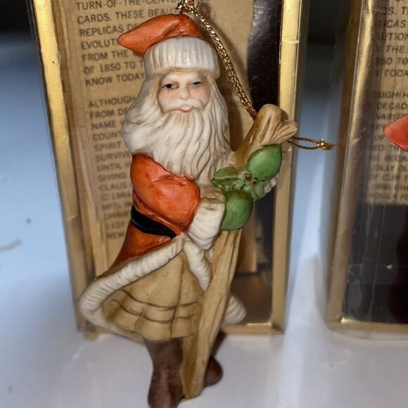 Vtg 80s set of two ceramic old fashioned Santa Claus Christmas tree ornaments - Picture 2 of 6
